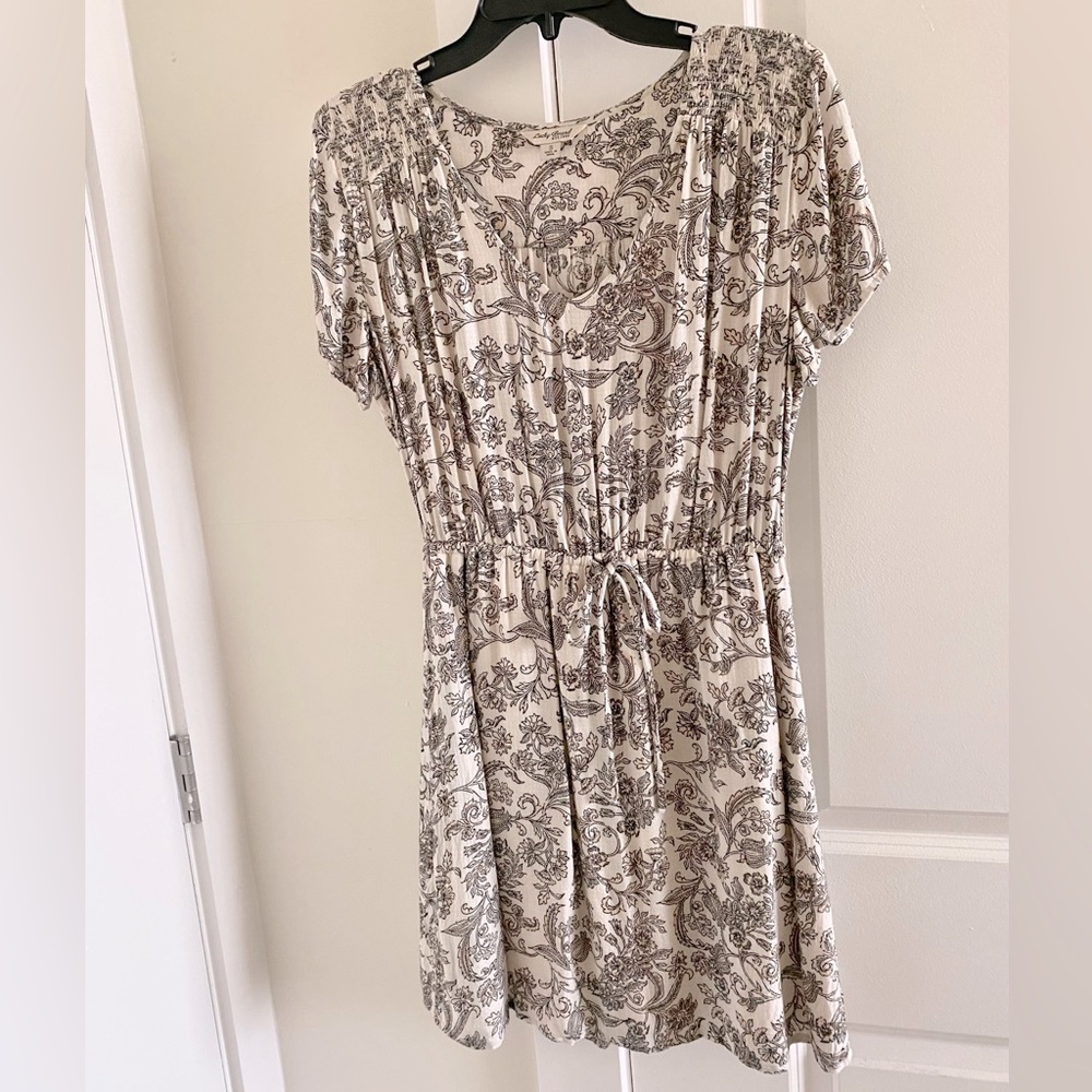 Lucky Brand Cream Floral Short Sleeve Tie Waist Dress - size small